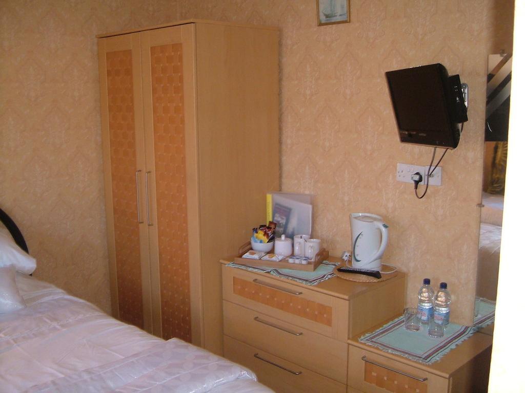 Tremains Guest House Bridgend (Wales) Quarto foto